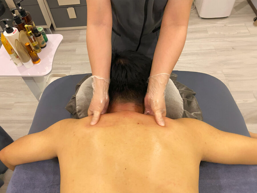 XOA BÓP BẤM HUYỆT